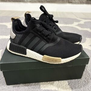ADIDAS NMD_R1 WOMEN SHOES